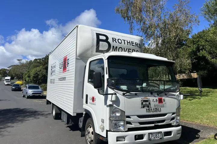 Brothers Movers branded truck in Auckland
